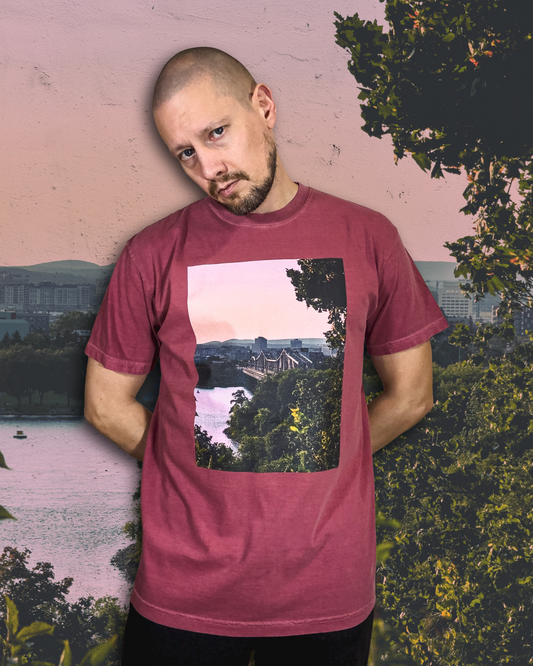 Size L | Alexandra Bridge at Sunset Unisex T-shirt