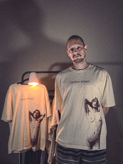 naked feelings / oversized t-shirt
